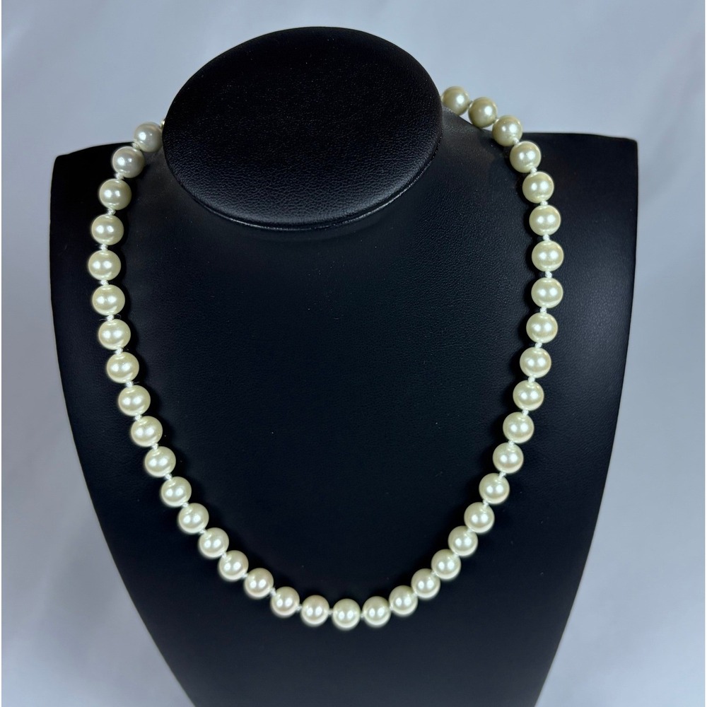 Vintage Charter Club Faux Pearl Necklace Gold Tone Adjustable Classic Cream